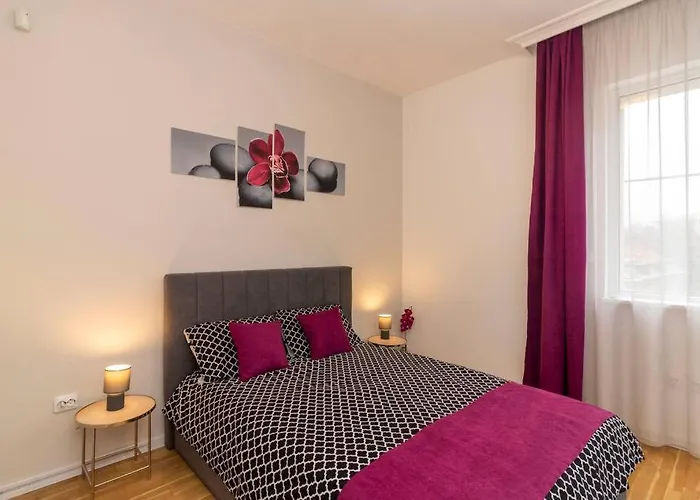 Spacious Aristocratic Apt. With A Colourful View *