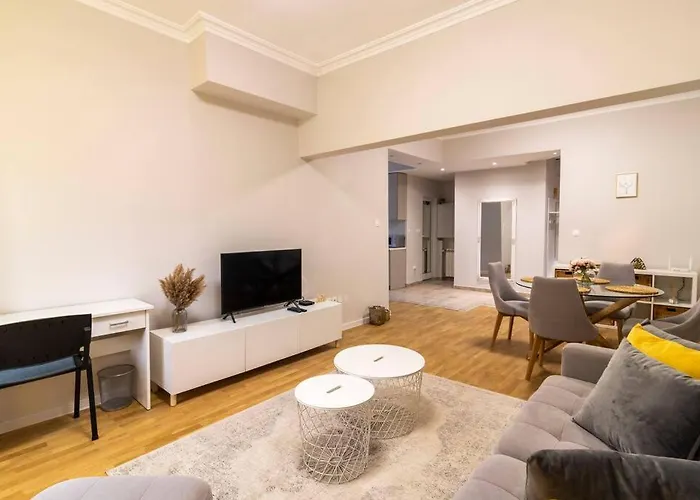 Apartament Spacious Aristocratic Apt. With A Colourful View *