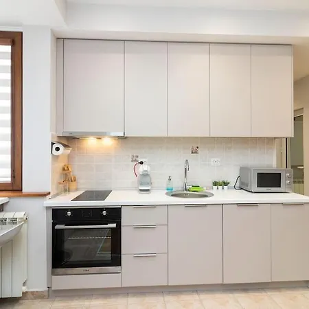 Apartment Spacious Aristocratic Apt. With A Colourful View