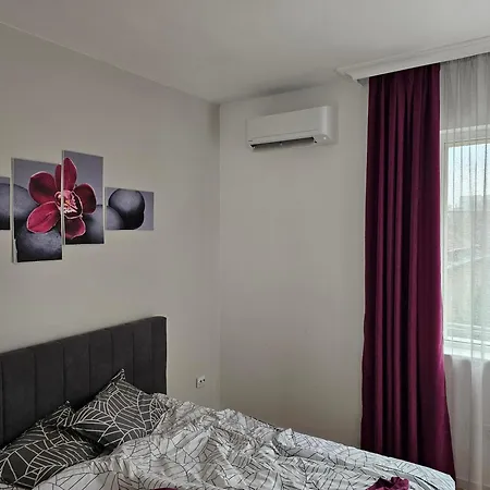 Spacious Aristocratic Apt. With A Colourful View